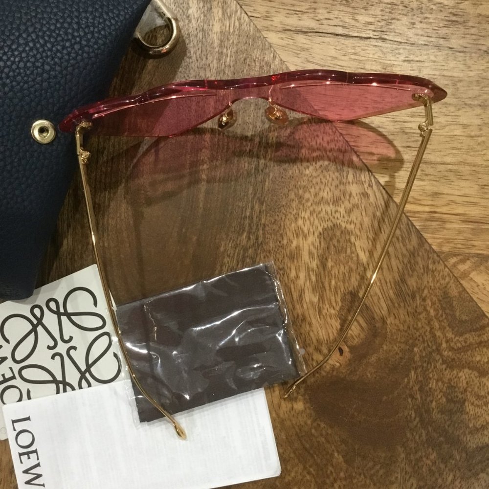 Loewe Heart  sunglasses New $460.00 - Picture 9 of 9